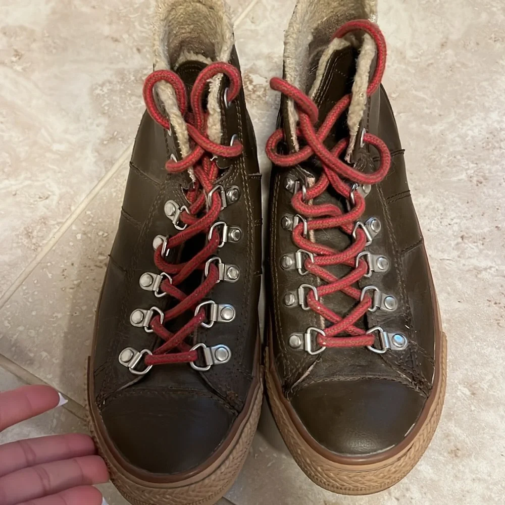Converse - Picture 3 of 7